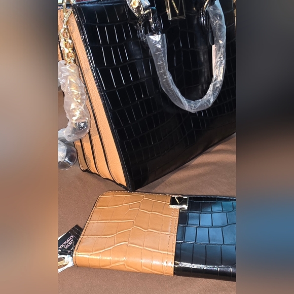 Victoria's Secret Black and Tan Satchel & Wallet - Picture 4 of 7